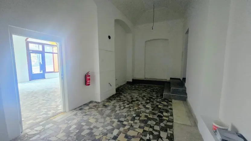 Pronájem obchodního prostoru, Roudnice nad Labem, Arnoštova, 70 m2