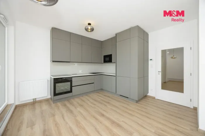 Pronájem bytu 4+kk, Pardubice, U Sportovní školy, 94 m2
