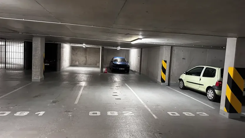 Pronájem garáže, Praha - Smíchov, Tomkova, 13 m2