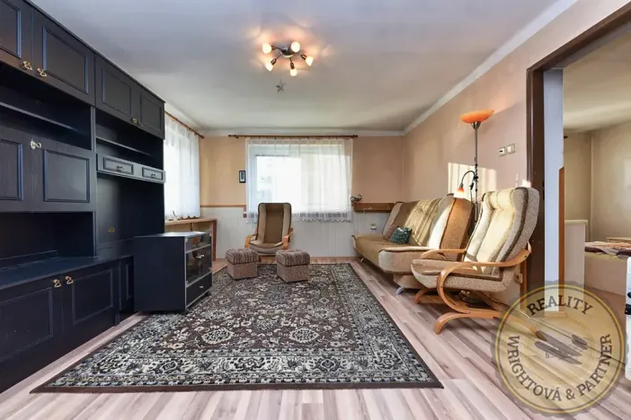 Prodej rodinného domu, Černuc, 240 m2