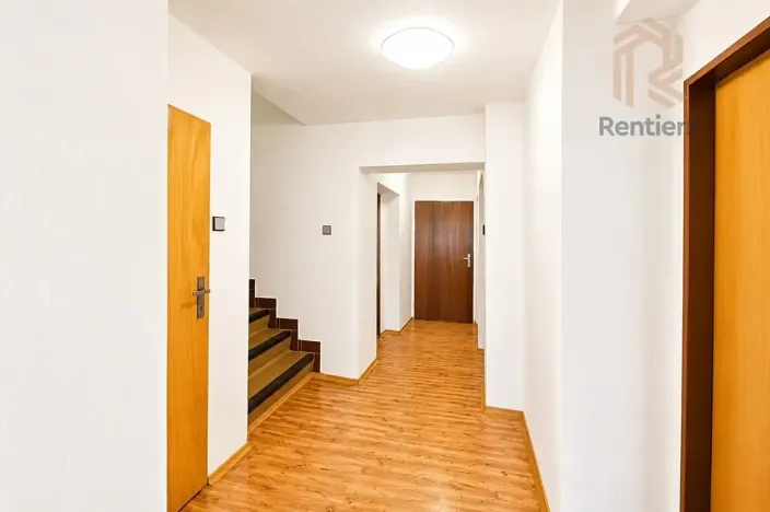 Prodej rodinného domu, Praha - Ruzyně, Kralupská, 256 m2