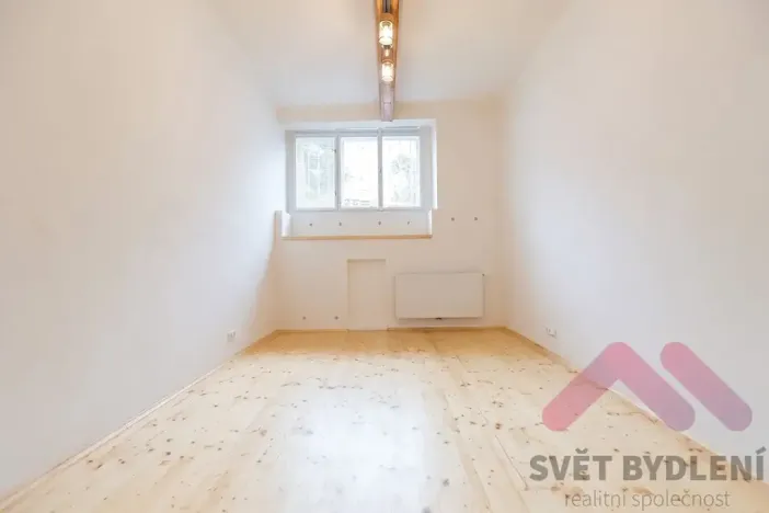 Pronájem bytu 1+kk, Praha - Vršovice, Slovinská, 29 m2