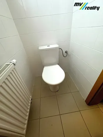 Pronájem obchodního prostoru, Nymburk, Palackého třída, 124 m2