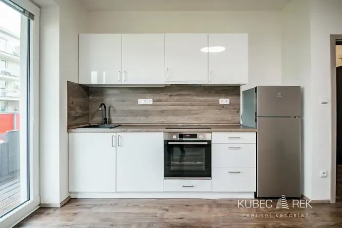 Pronájem bytu 1+kk, Tábor, U Areálu, 31 m2