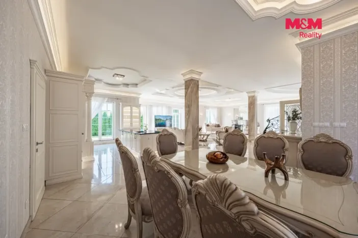 Prodej obchodního prostoru, Šestajovice, U Váhy, 356 m2