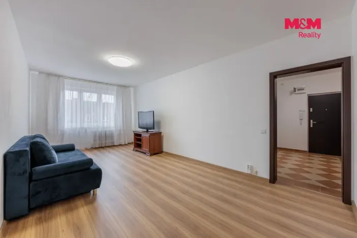 Pronájem bytu 2+1, Karlovy Vary, Charkovská, 57 m2