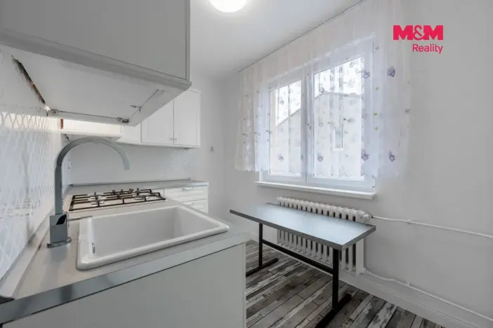 Pronájem bytu 2+1, Karlovy Vary, Charkovská, 57 m2