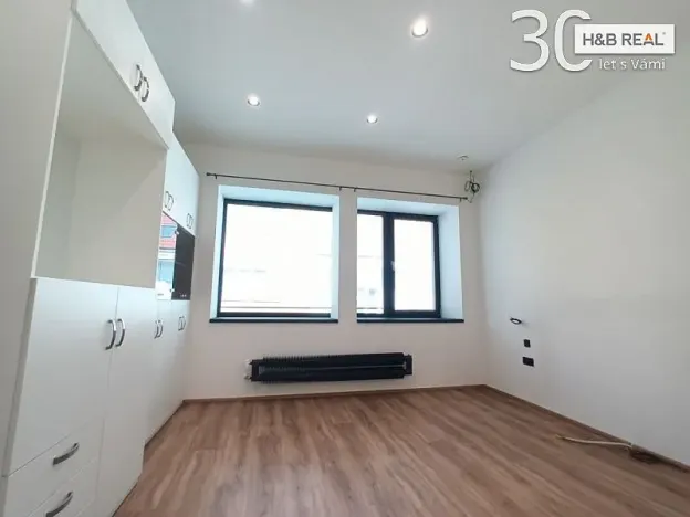 Pronájem bytu 2+kk, Zlín, Rašínova, 60 m2