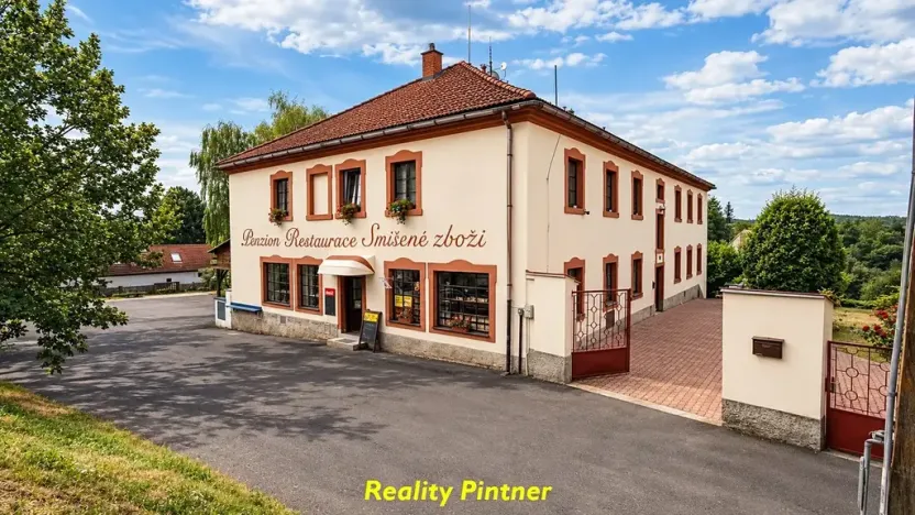 Prodej ubytování, Slapy, 680 m2