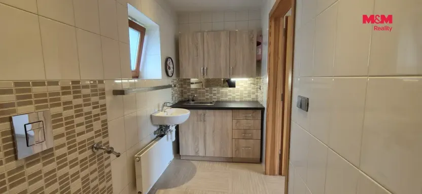 Prodej bytu 1+kk, Králův Dvůr - Počaply, Pod Dálnicí, 24 m2