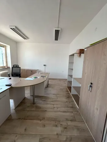 Pronájem kanceláře, Znojmo, Dobšická, 150 m2