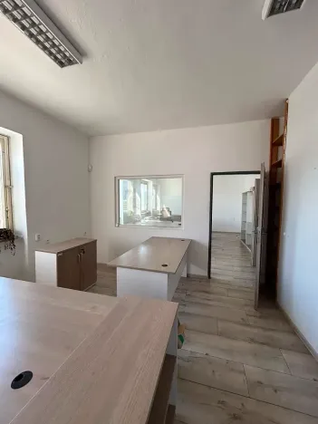 Pronájem kanceláře, Znojmo, Dobšická, 150 m2