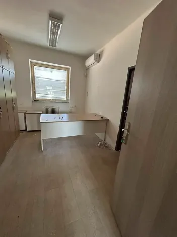 Pronájem kanceláře, Znojmo, Dobšická, 150 m2