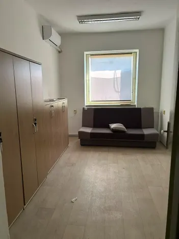 Pronájem kanceláře, Znojmo, Dobšická, 150 m2