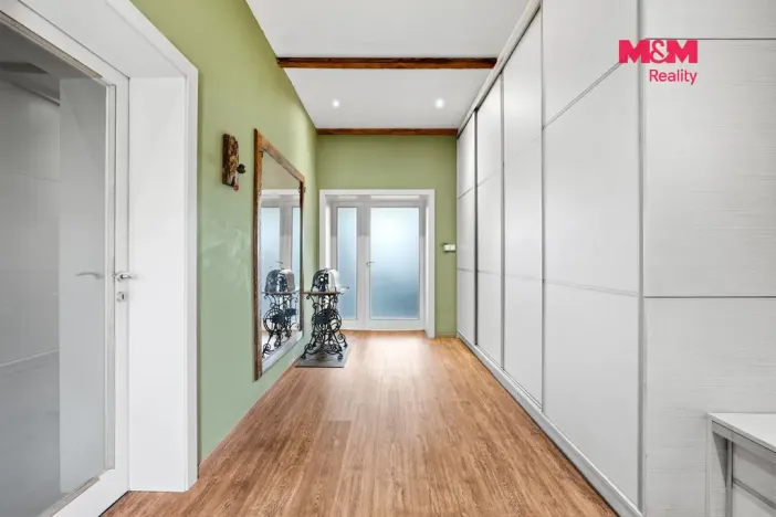 Prodej rodinného domu, Semčice, 239 m2