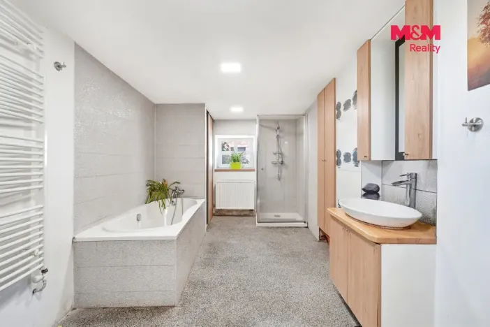 Prodej rodinného domu, Semčice, 239 m2