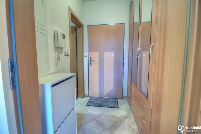 Pronájem bytu 1+kk, Praha - Chodov, Starochodovská, 36 m2
