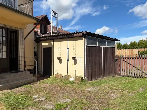 Prodej rodinného domu, Chrást, tř. Čs. odboje, 193 m2
