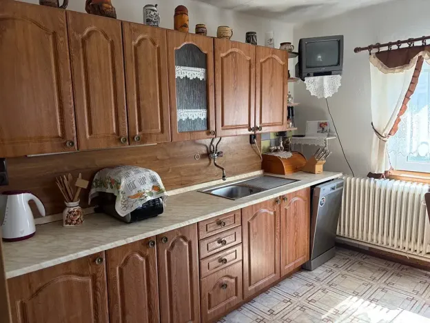 Prodej rodinného domu, Chrást, tř. Čs. odboje, 193 m2