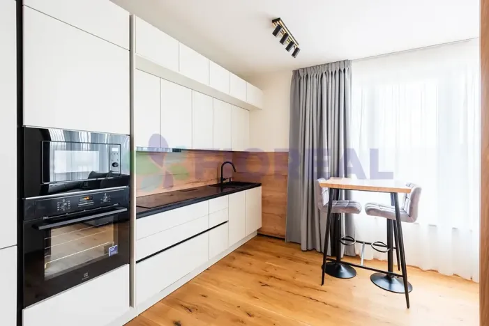 Pronájem bytu 1+kk, Praha - Radlice, U Komína, 38 m2