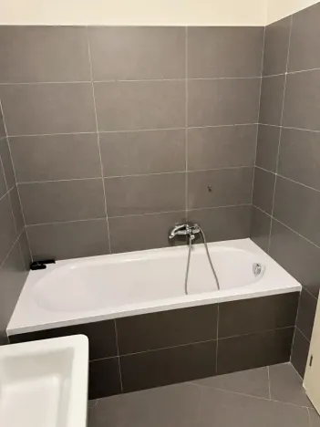 Prodej kanceláře, Praha - Holešovice, Pplk. Sochora, 98 m2