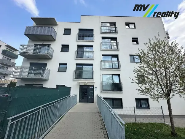 Pronájem bytu 1+kk, Milovice, Armádní, 24 m2