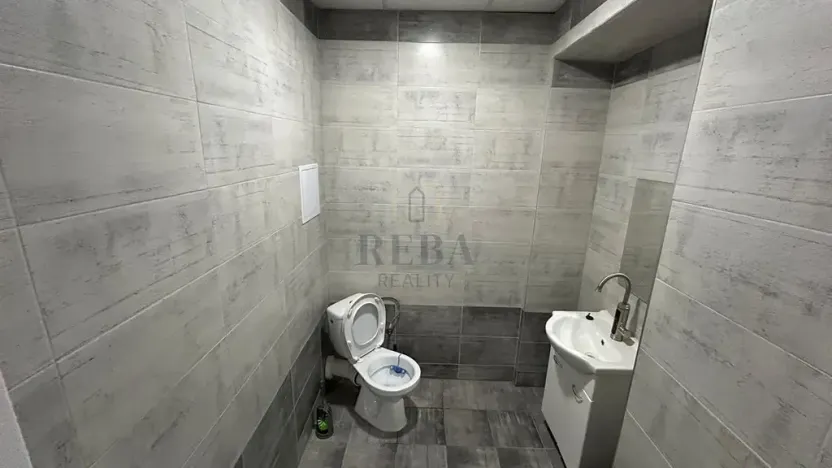 Pronájem obchodního prostoru, Karlovy Vary, Sokolovská, 105 m2