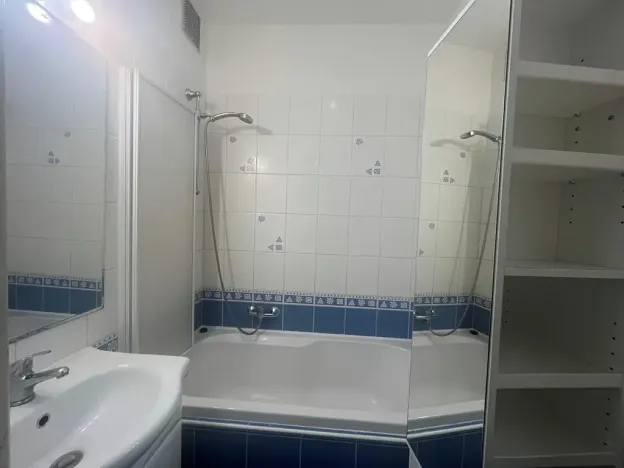 Prodej bytu 2+1, Praha, K lučinám, 52 m2