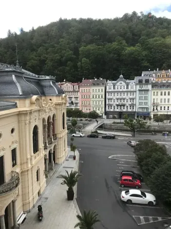 Prodej garážového stání, Karlovy Vary, Divadelní náměstí, 15 m2