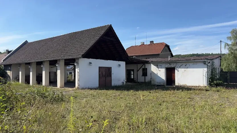 Prodej komerčního pozemku, Roztoky, 2151 m2
