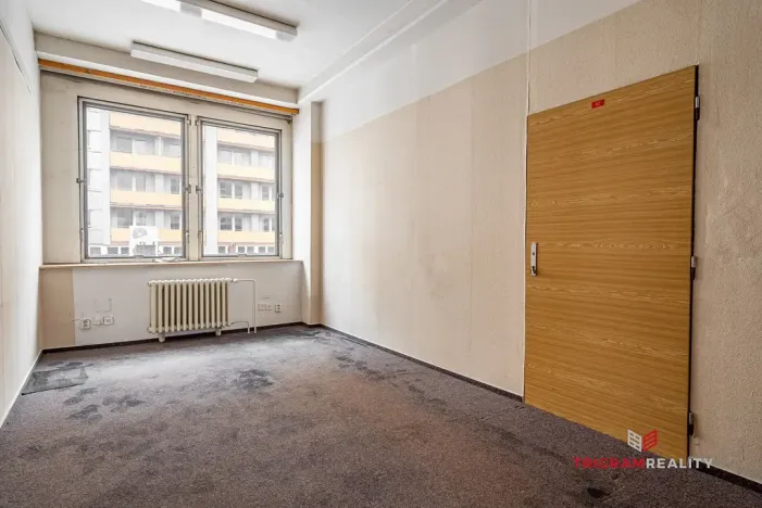Pronájem obchodního prostoru, Hradec Králové - Nový Hradec Králové, třída Edvarda Beneše, 402 m2