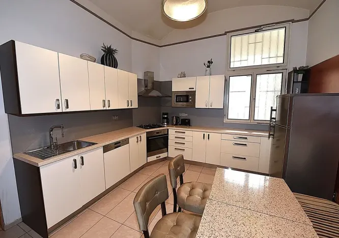 Prodej kanceláře, Praha - Vinohrady, Balbínova, 72 m2