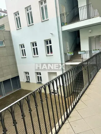 Pronájem bytu 1+1, Praha - Žižkov, Vlkova, 40 m2