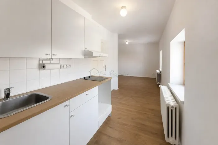 Pronájem bytu 1+kk, Kroměříž, Moravcova, 28 m2