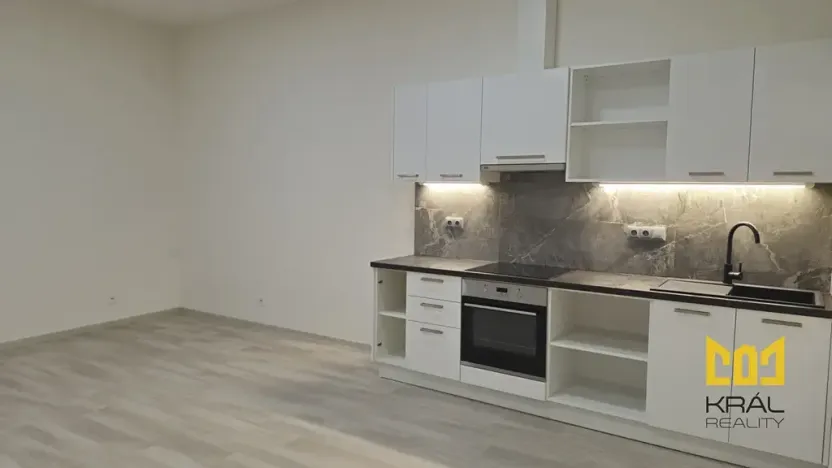 Pronájem bytu 2+kk, Praha - Smíchov, Nádražní, 64 m2