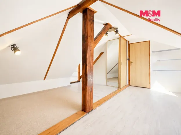 Pronájem atypického bytu, Praha - Hostivař, V nové čtvrti, 125 m2