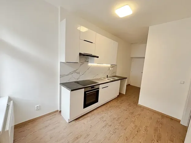 Pronájem bytu 1+1, Praha - Smíchov, Rozkošného, 35 m2