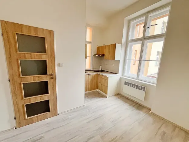 Pronájem bytu 1+1, Praha - Smíchov, Rozkošného, 34 m2