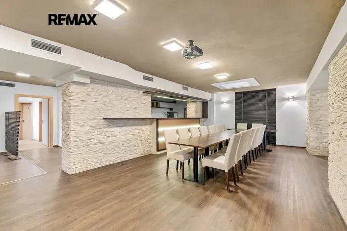 Prodej restaurace, Plzeň, Částkova, 489 m2