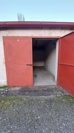 Pronájem garáže, Poděbrady, Jungmannova, 17 m2