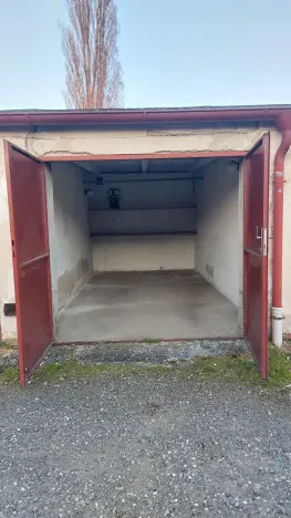 Pronájem garáže, Poděbrady, Jungmannova, 17 m2