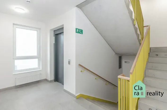Pronájem bytu 1+kk, Praha - Vysočany, Piskáčkových, 28 m2