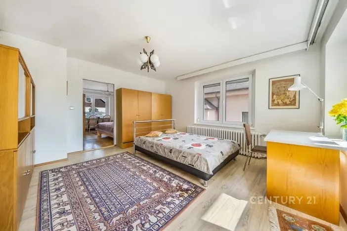Pronájem bytu 4+1, Praha - Zbraslav, Pod urnovým hájem, 120 m2