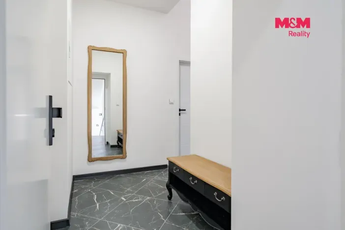 Prodej bytu 2+kk, Horní Planá, Náměstí, 50 m2