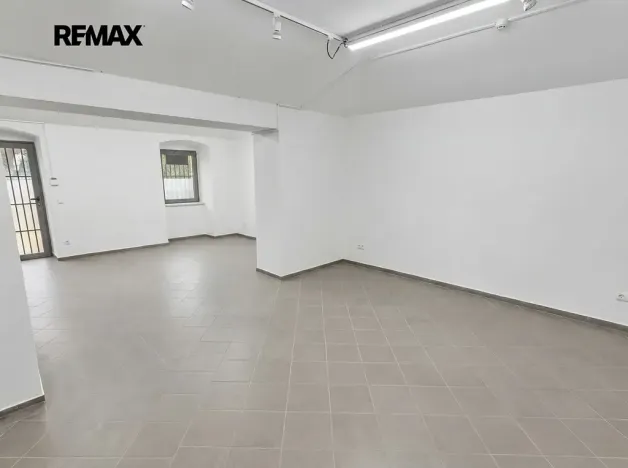 Prodej obchodního prostoru, Chýnice, Karlštejnská, 74 m2