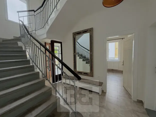 Pronájem rodinného domu, Praha - Kobylisy, Líbeznická, 170 m2