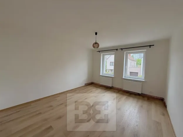 Pronájem rodinného domu, Praha - Kobylisy, Líbeznická, 170 m2