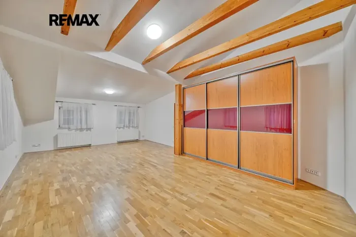 Pronájem bytu 2+kk, Poděbrady, Riegrovo náměstí, 99 m2