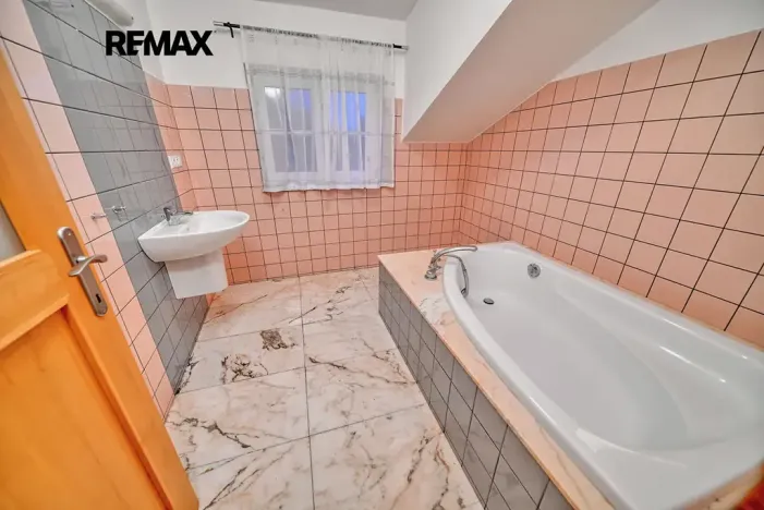 Pronájem bytu 2+kk, Poděbrady, Riegrovo náměstí, 99 m2