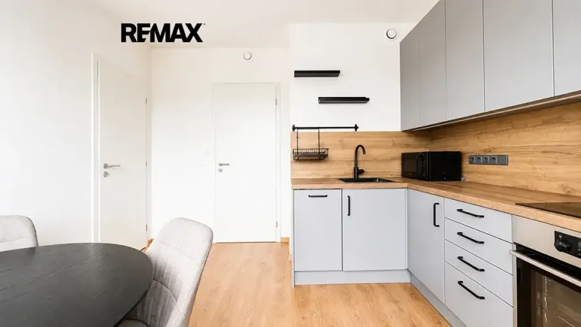 Pronájem bytu 2+1, Praha - Hloubětín, Kbelská, 54 m2